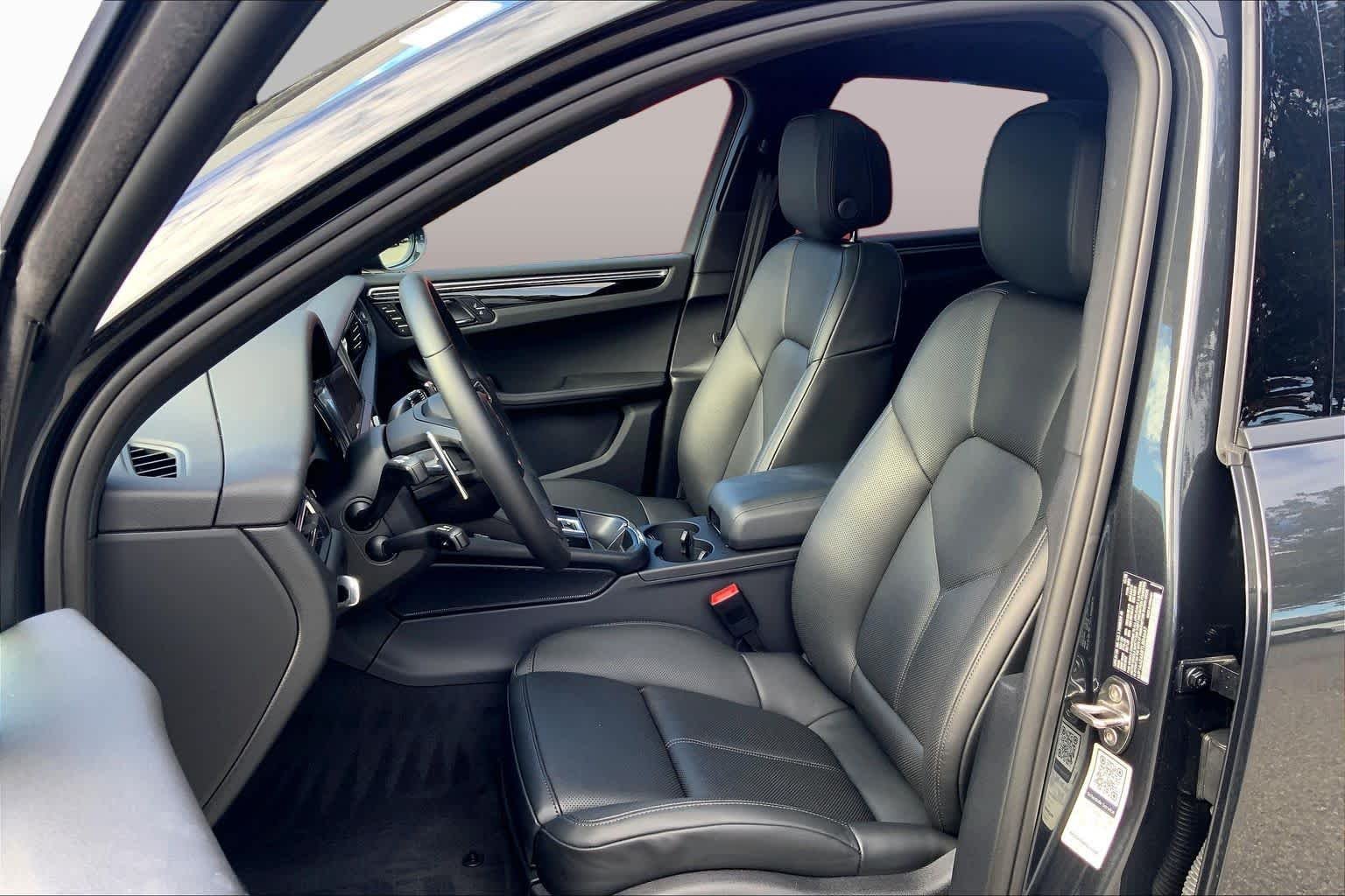 Used 2026 Volcano Grey Metallic Porsche  image 9