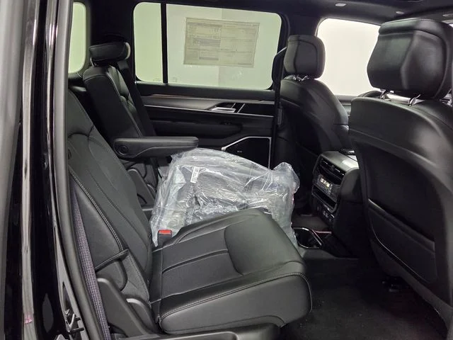 New 2026 High Gloss Black Exterior Paint Jeep Limited Altitude image 17
