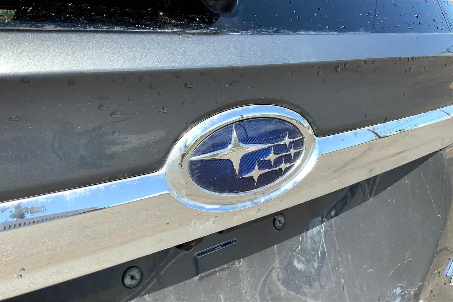 Used 2020 Magnetite Gray Metallic Subaru Limited image 29