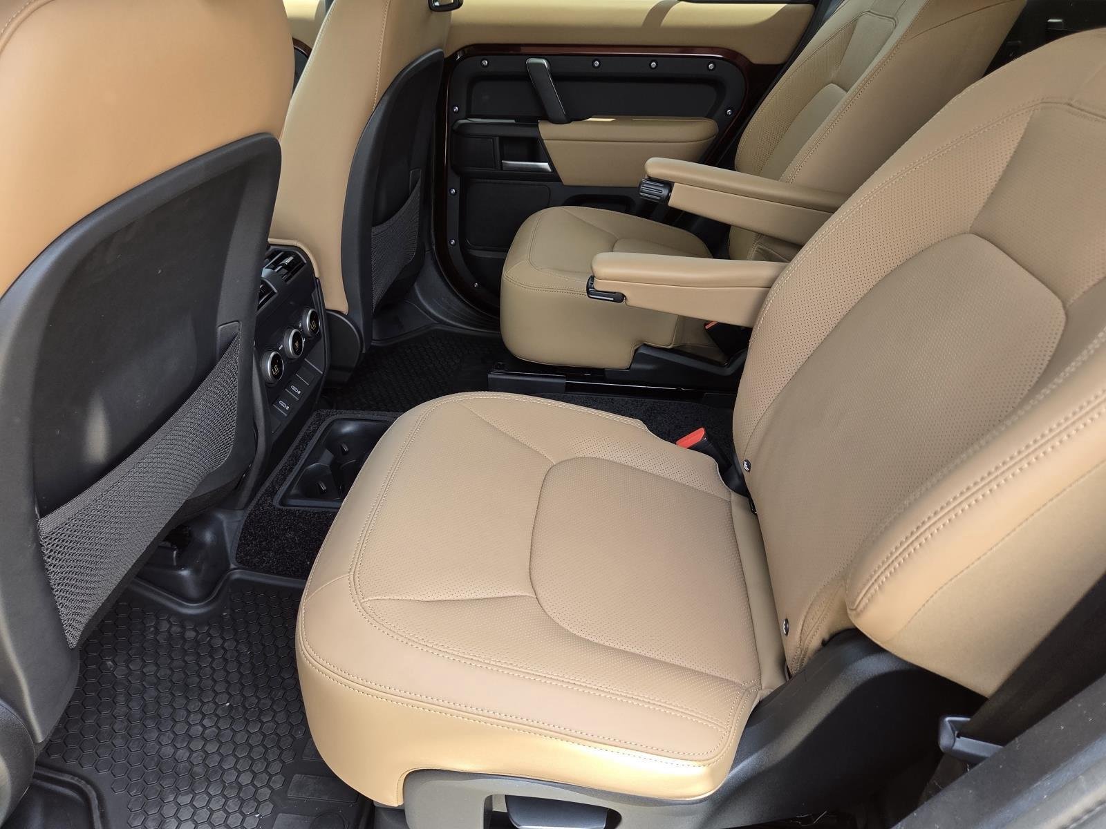 New 2026 Sedona Red Land Rover S image 37