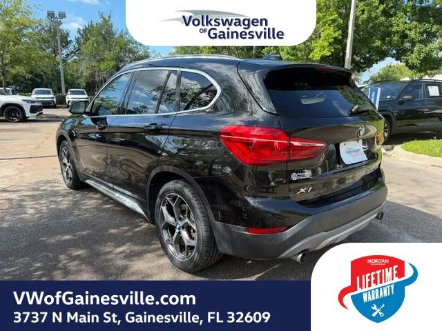 Used 2019 Black Sapphire Metallic BMW sDrive28i image 4