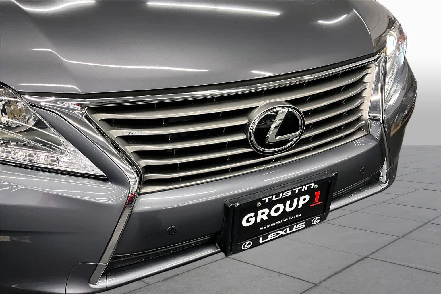 Used 2014 Nebula Gray Pearl Lexus  image 30