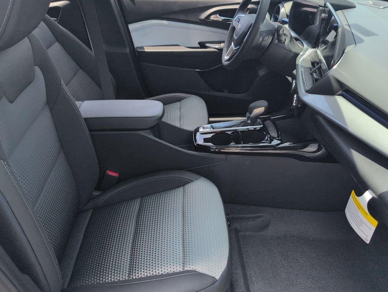 New 2026 Summit White Chevrolet LT image 25