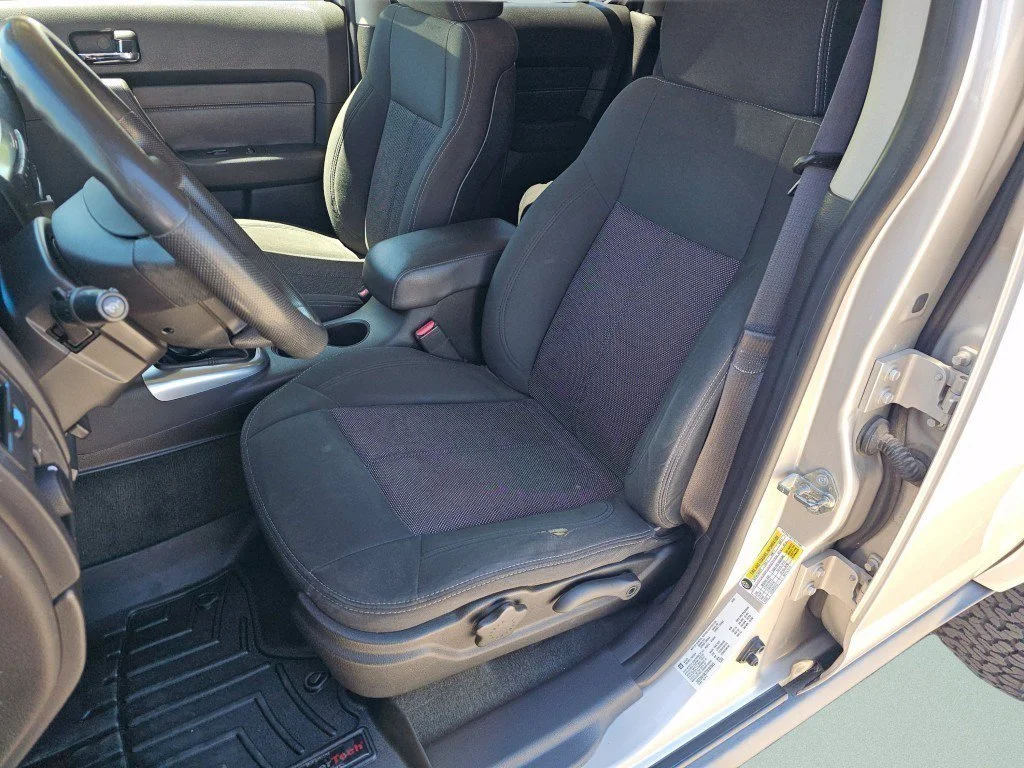 Used 2007 Boulder Gray Metallic Hummer Base image 6