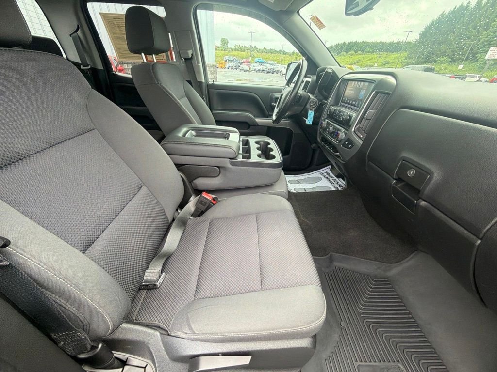Used 2018 Gray Chevrolet LT image 32