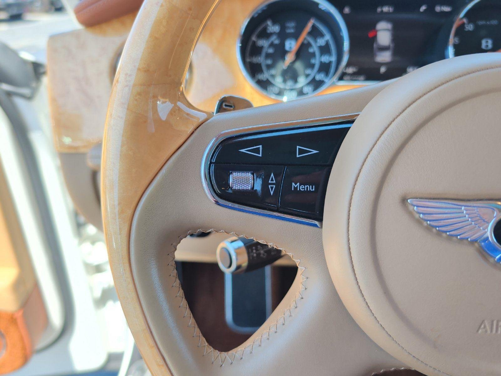 Used 2017 Glacier White Bentley Base image 26