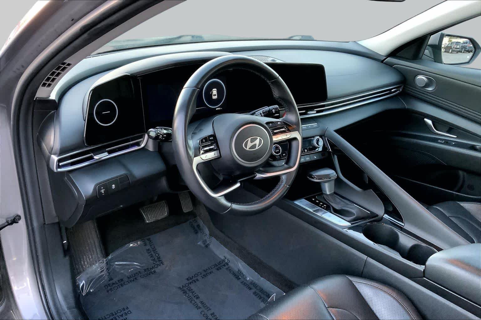 Used 2024 Fluid Metal Hyundai Limited image 15