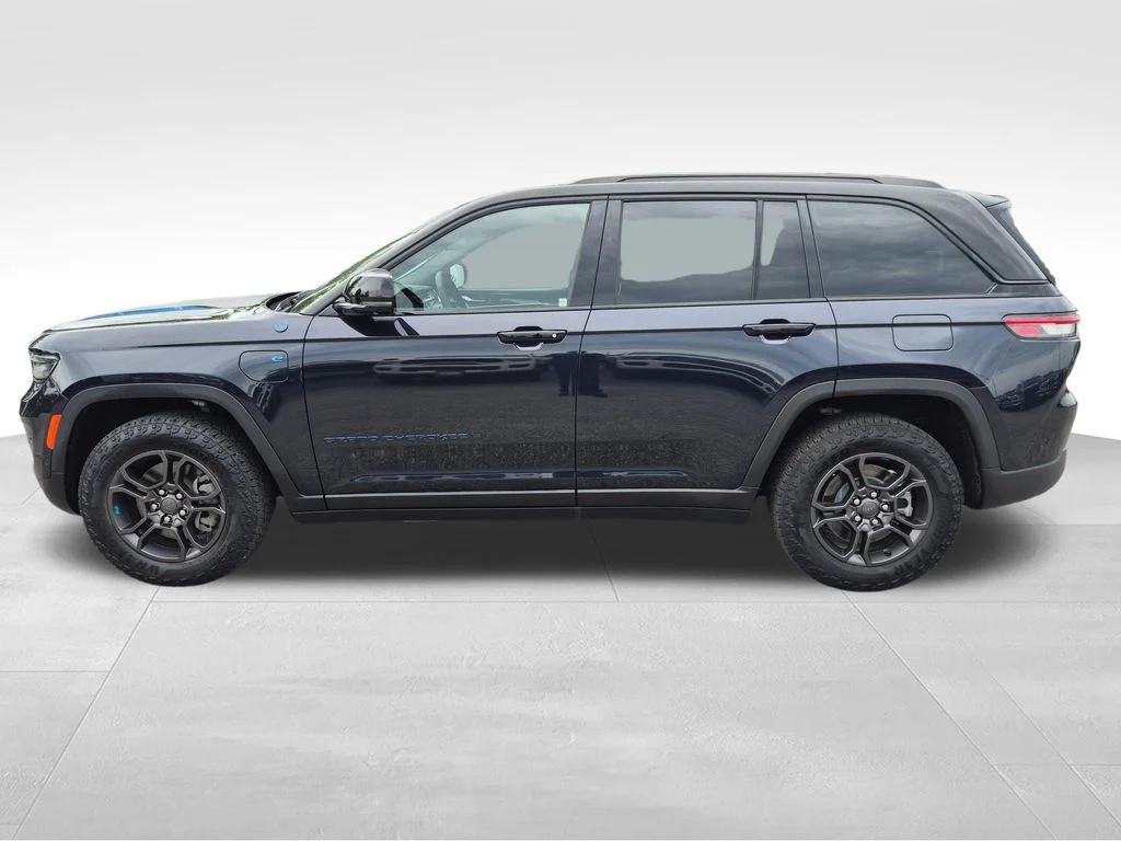 Used 2024 Blue Jeep Trailhawk 4xe image 3