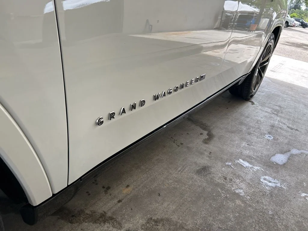 Used 2025 White/off-white Jeep Series III image 16