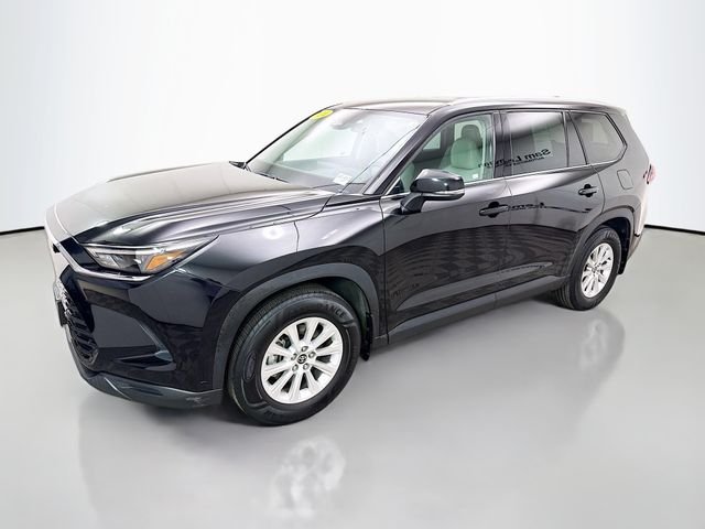Used 2024 Black Toyota XLE image 3