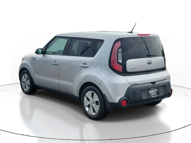 Used 2016 Silver Kia Base image 4