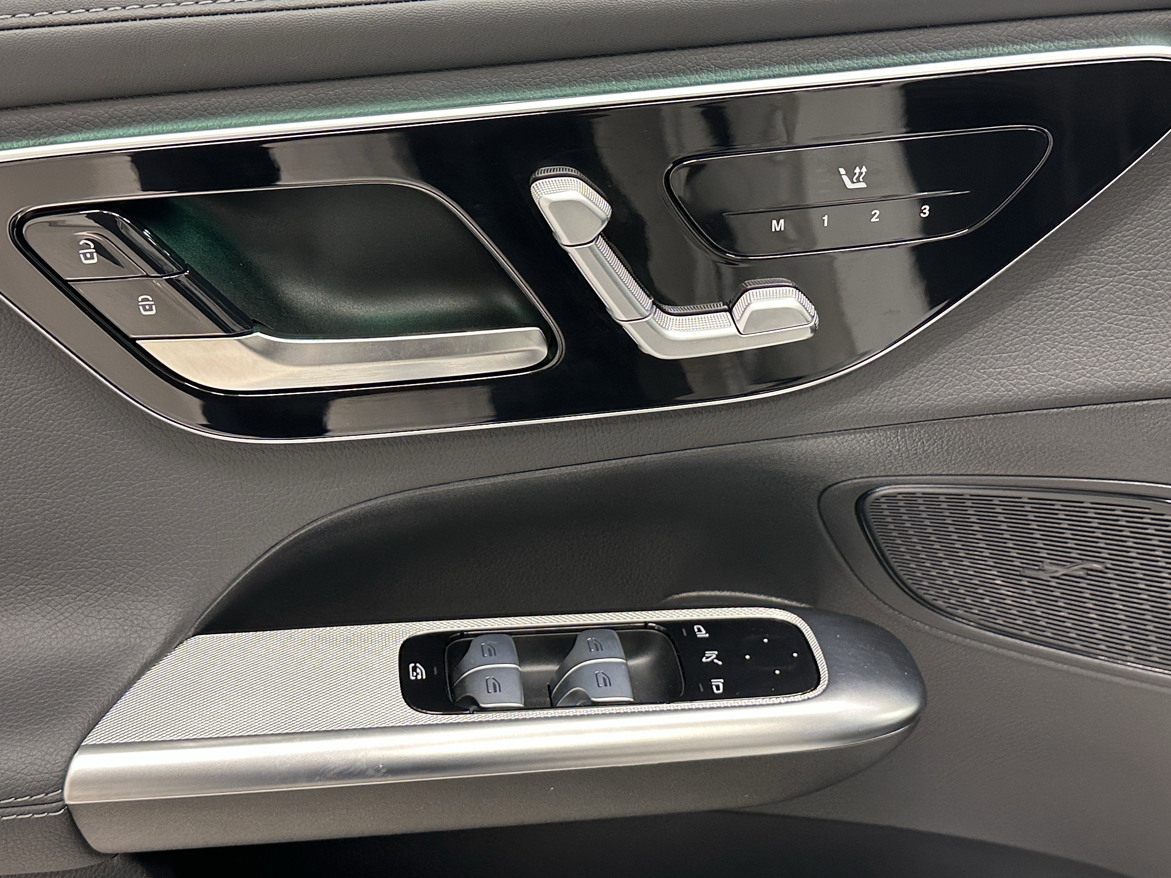 2025 Mercedes-Benz GLC Base - Photo 12