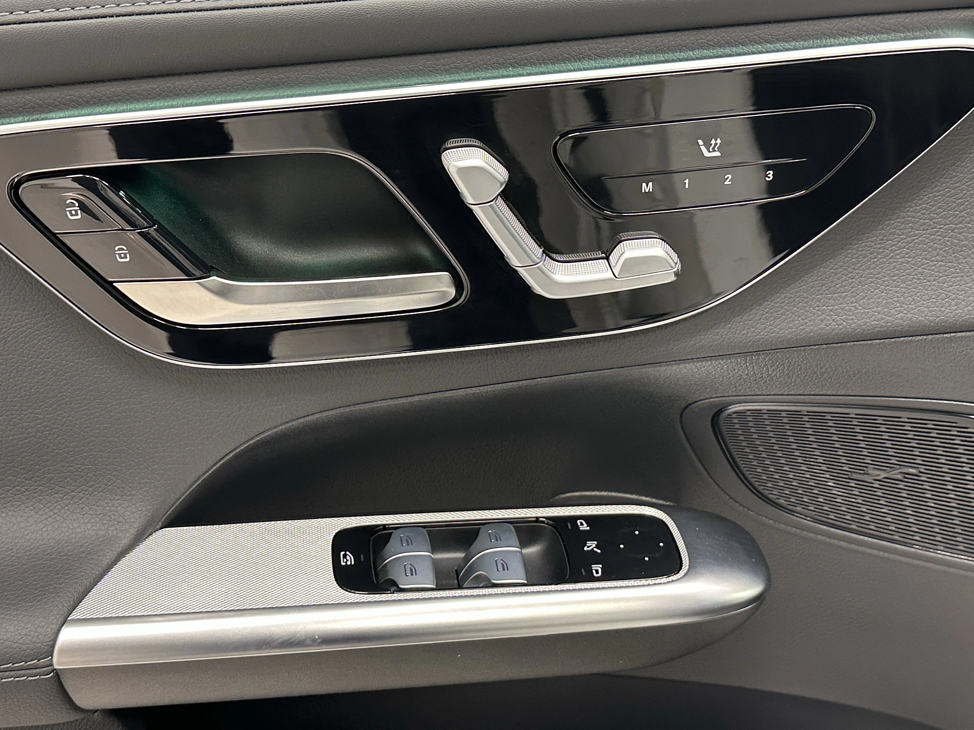 2025 Mercedes-Benz GLC Base - Photo 12