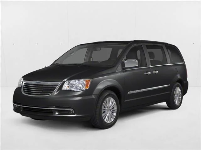 2013 Chrysler Town & Country Touring-L's photo