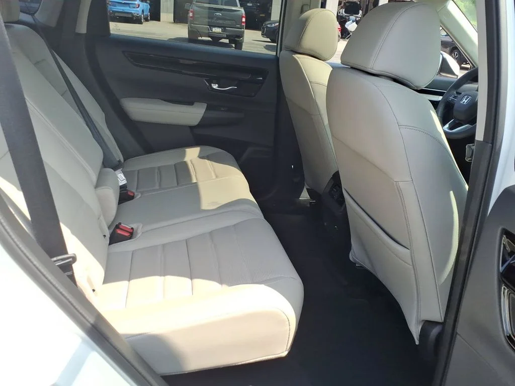 Used 2024 White Honda EX-L image 20