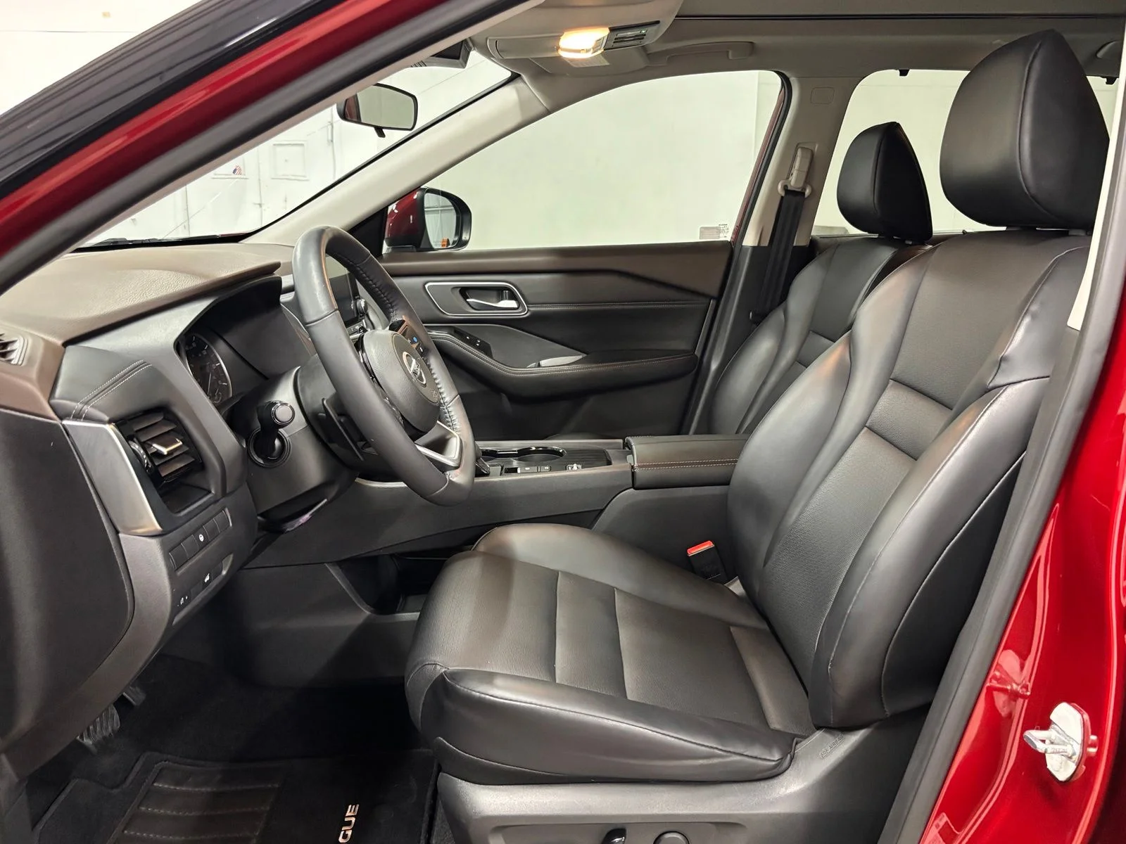 Used 2021 Red Nissan SV image 17
