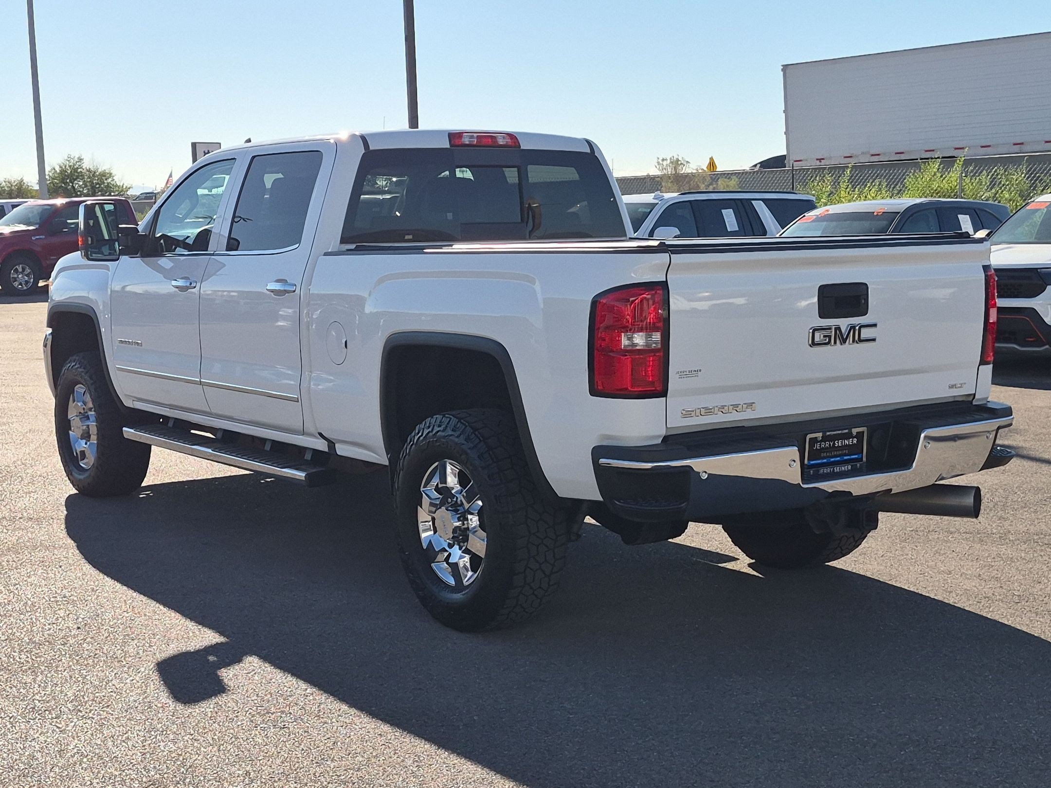 Used 2018 White GMC SLT image 3