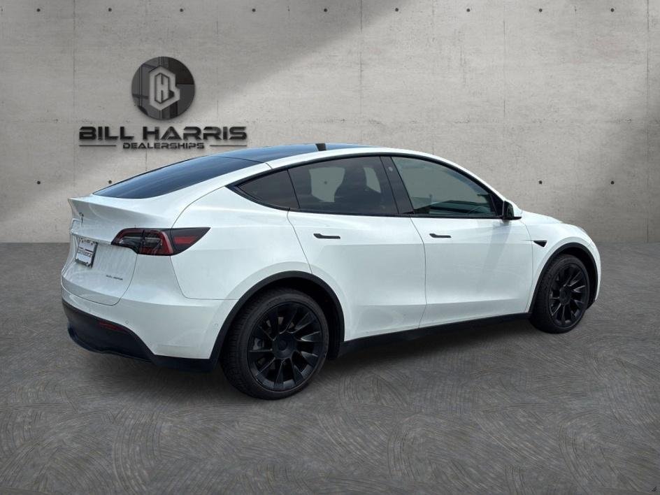 Used 2021 White Tesla Long Range image 4