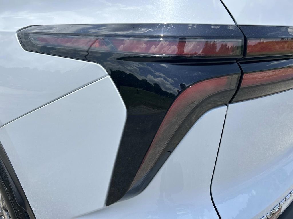New 2026 Polar White Tricoat Chevrolet LT image 11