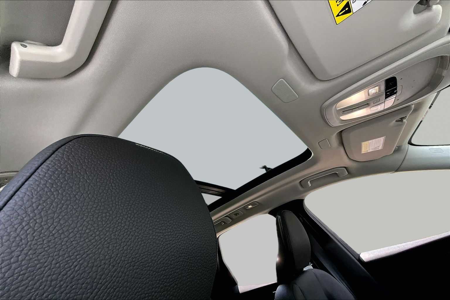 Used 2025 Vapour Grey Metallic Volvo Plus image 14