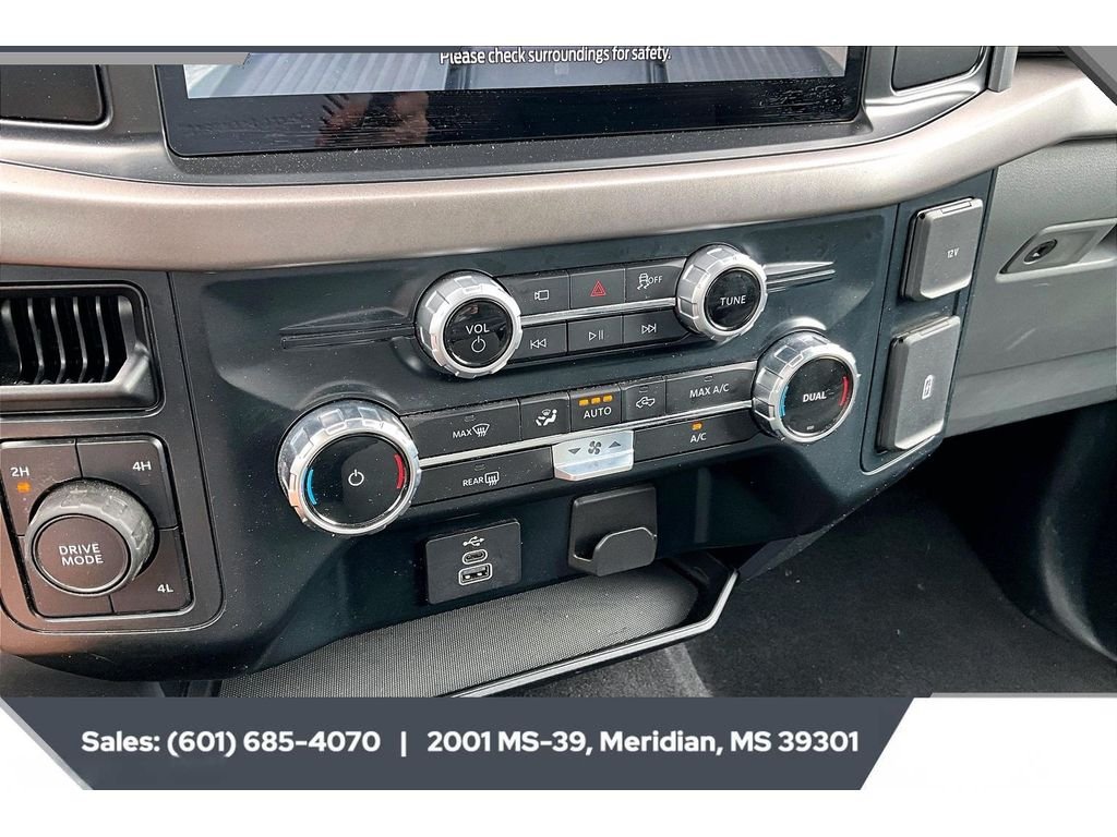 Used 2025 Agate Black Metallic Ford XLT image 22