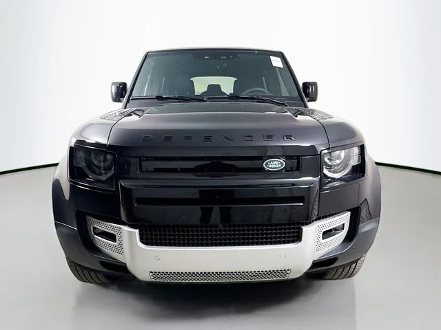 Used 2025 Black Land Rover S image 2