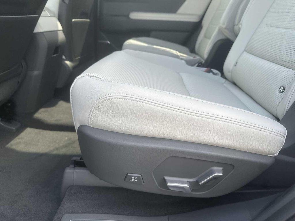 2026 Hyundai Santa Fe Limited - Photo 28