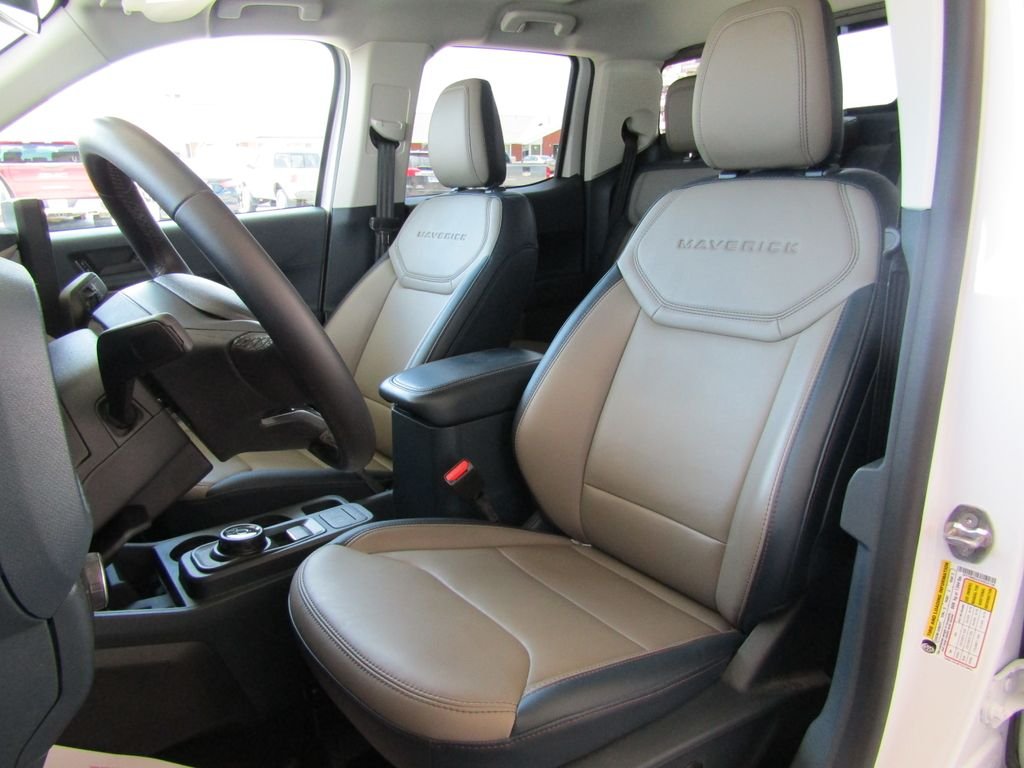Used 2025 White Ford Lariat image 24