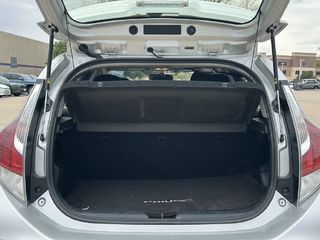 Used 2015 Silver Toyota Three image 26
