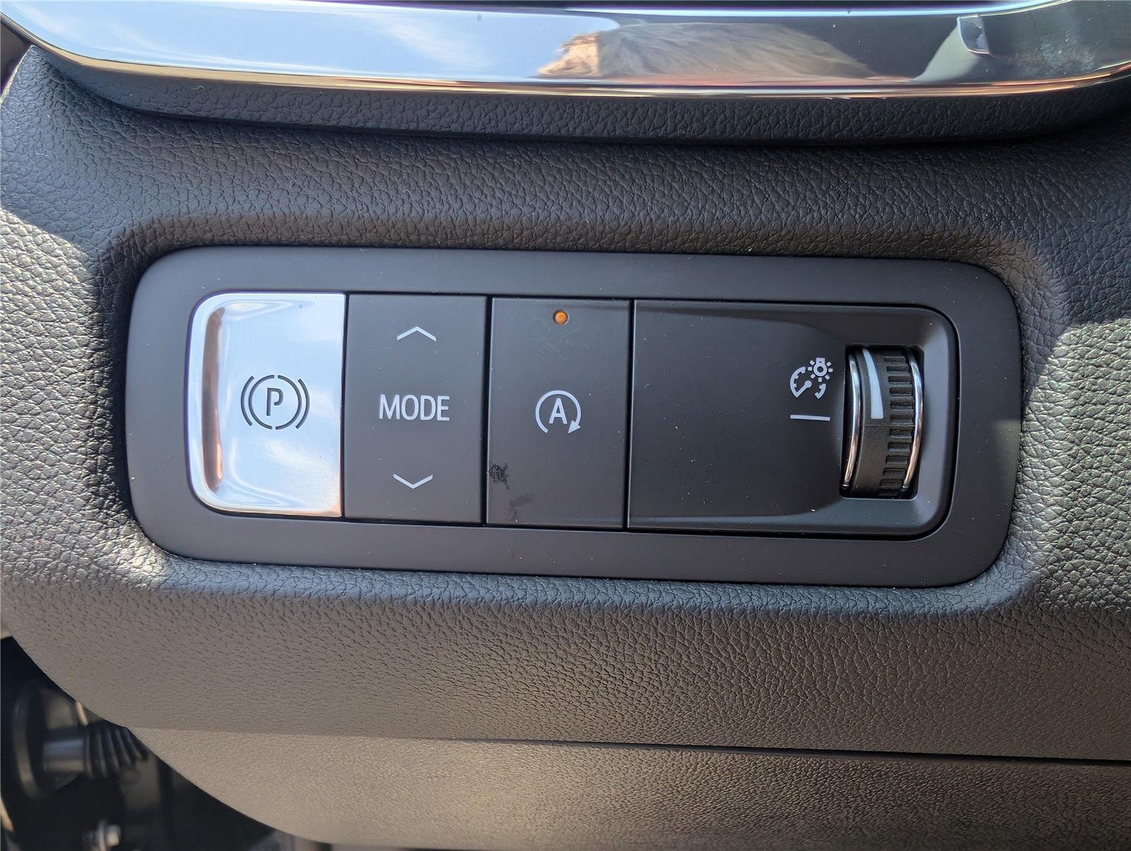 2025 GMC Acadia Elevation - Photo 25