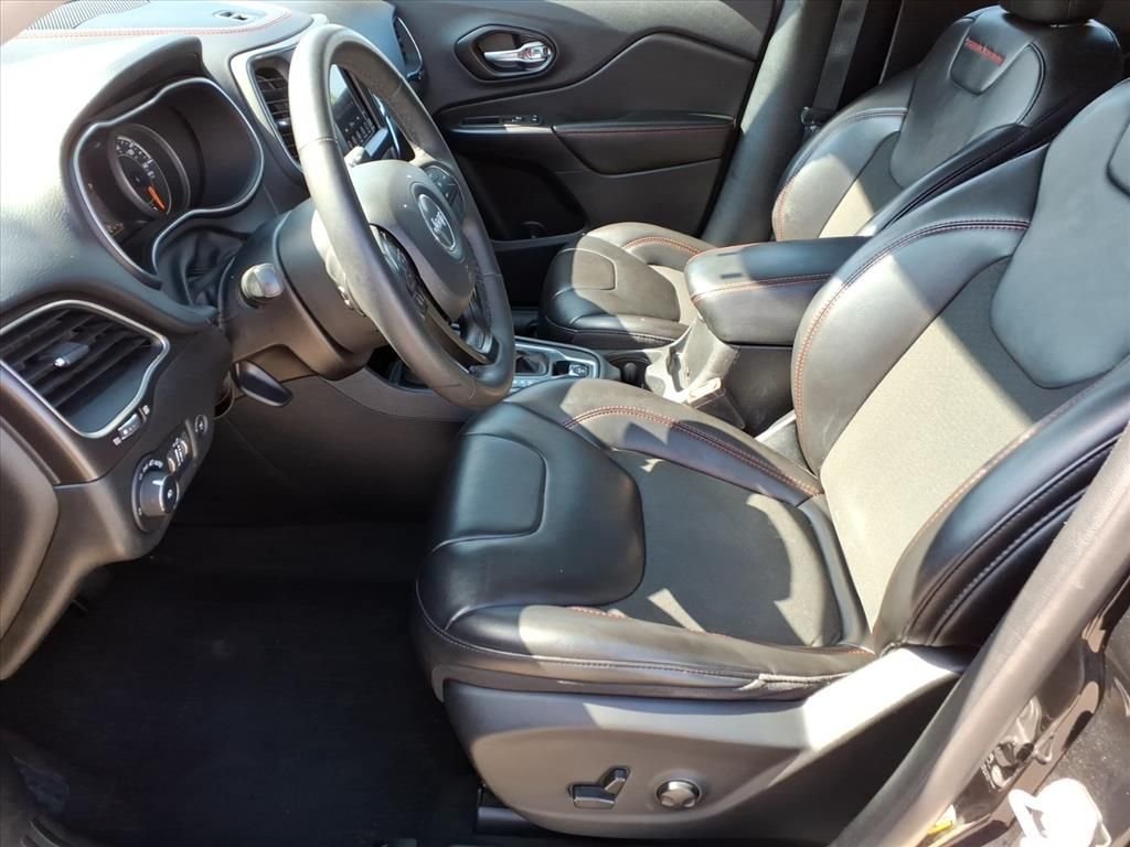 Used 2022 Black Jeep Trailhawk image 12