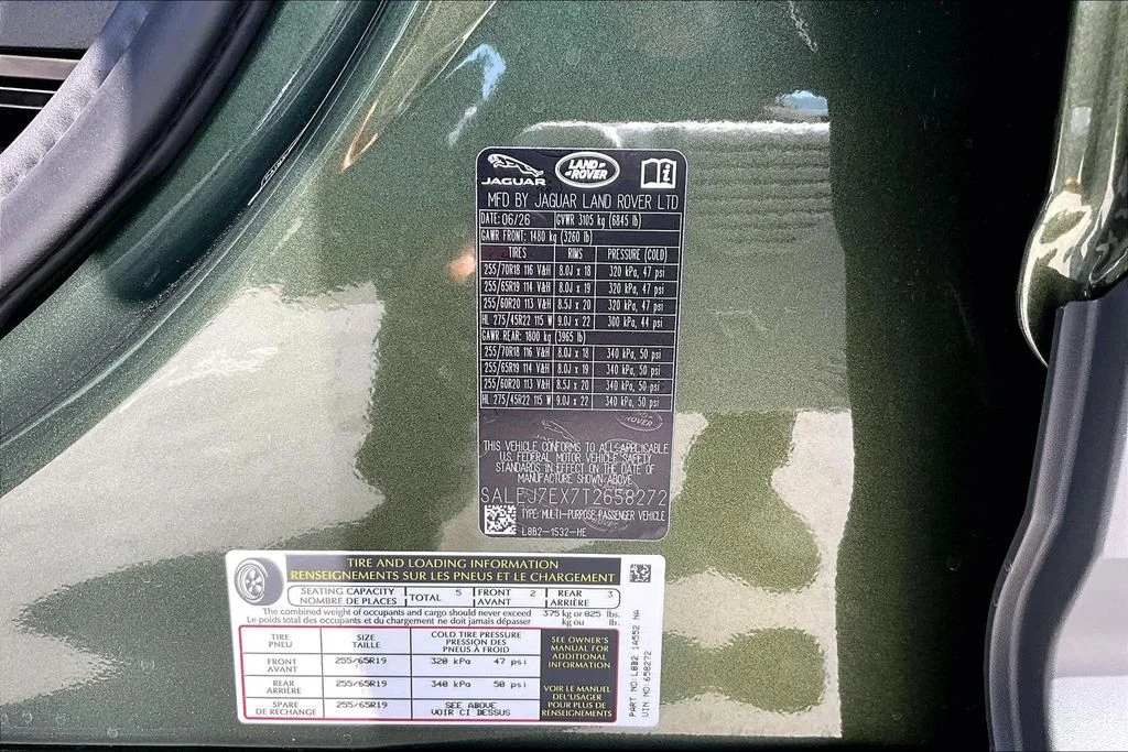 New 2026 Green Land Rover S image 8