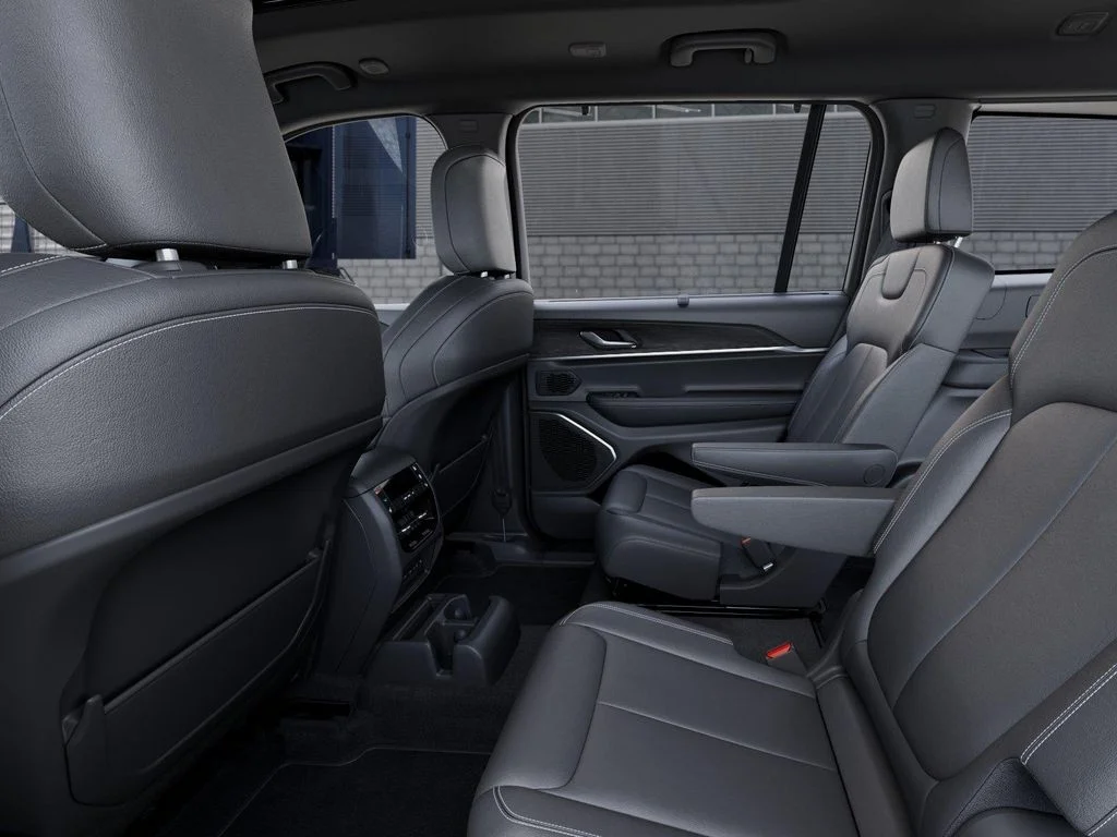 New 2026 Baltic Gray Metallic Clear-Coat Exterior Paint Jeep Limited image 28