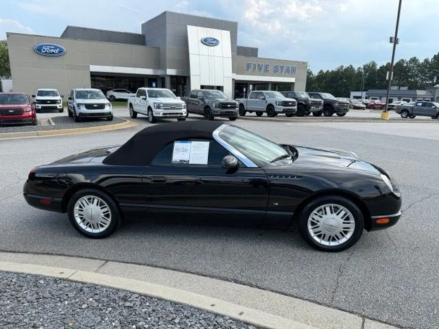 Used 2003 Black Ford Base image 1