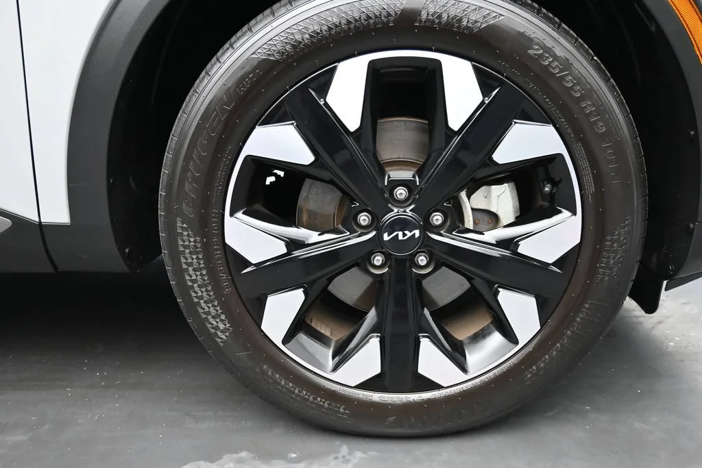 Used 2023 Gray Kia X-Line image 2