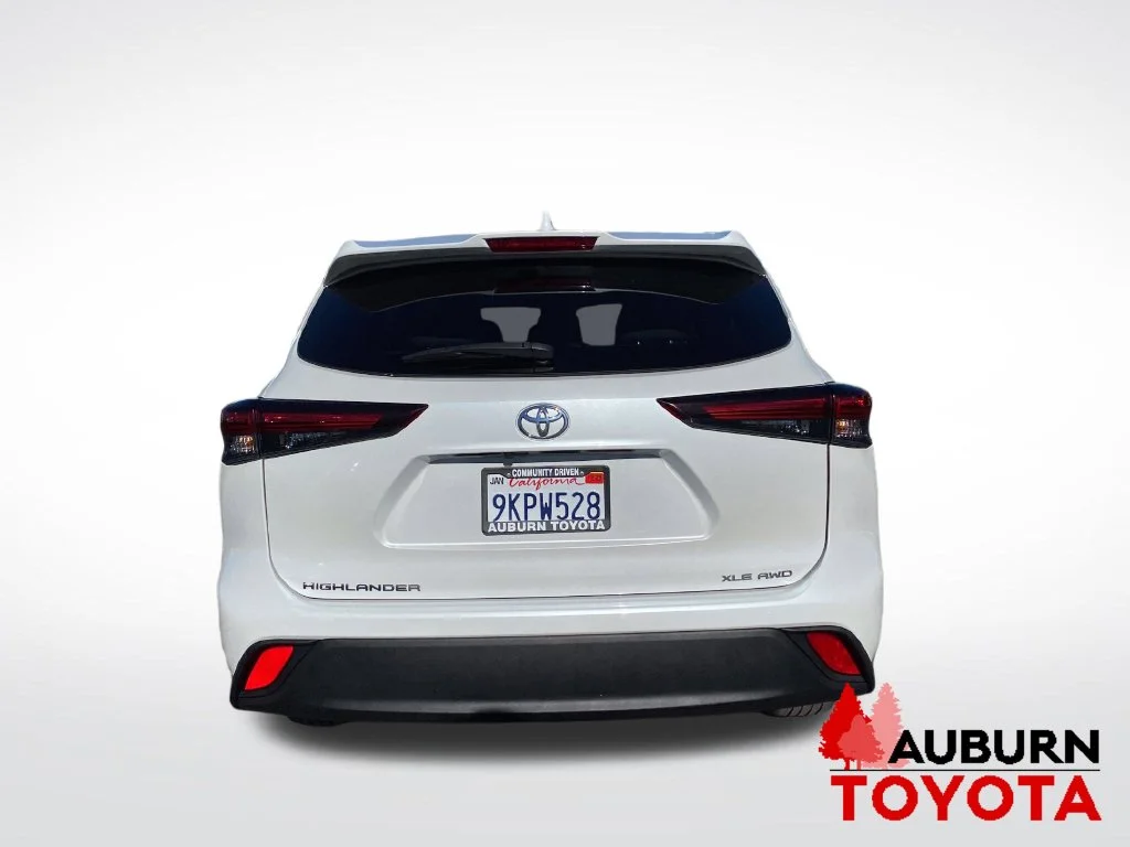 Used 2024 Wind Chill Pearl Toyota XLE image 6