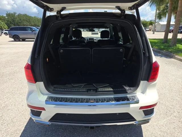 Used 2015 Diamond White Metallic Mercedes-Benz GL 550 image 9