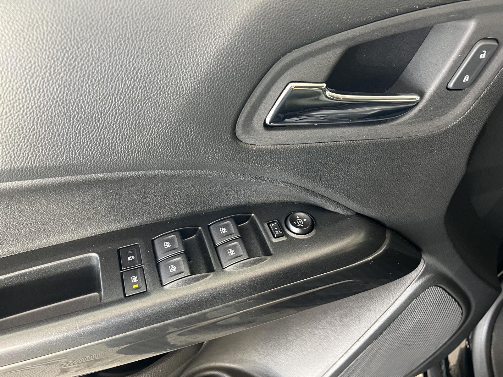 Used 2022 Onyx Black GMC 4WD AT4 w/Leather image 6