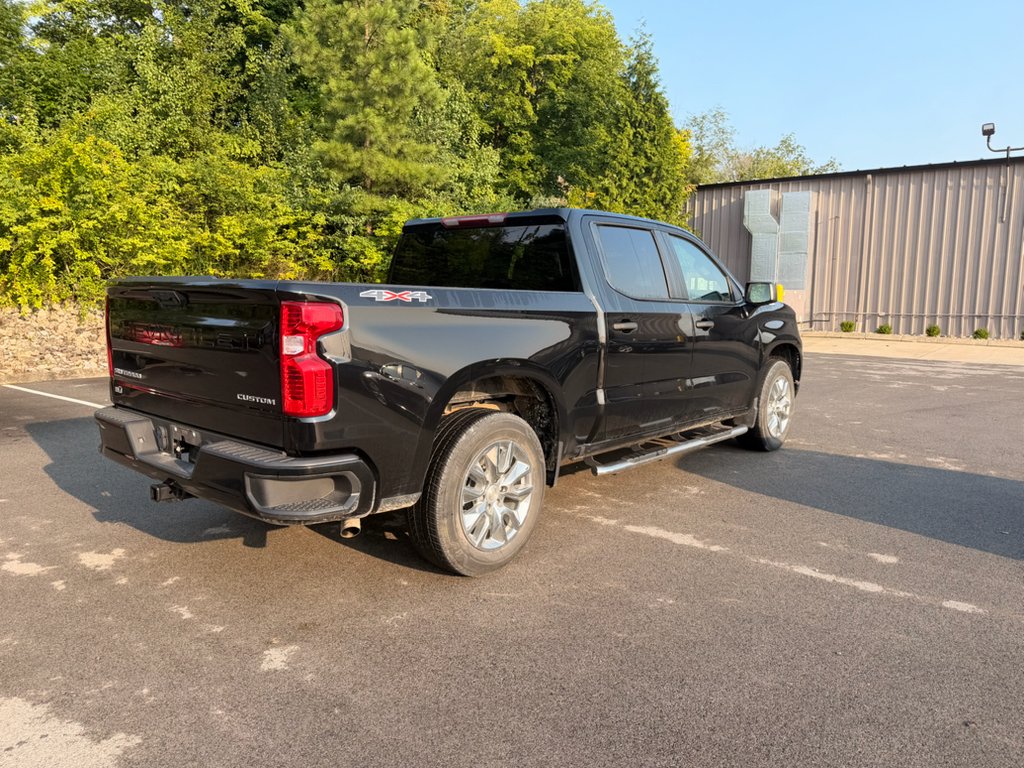 Used 2024 Black Chevrolet Custom image 4