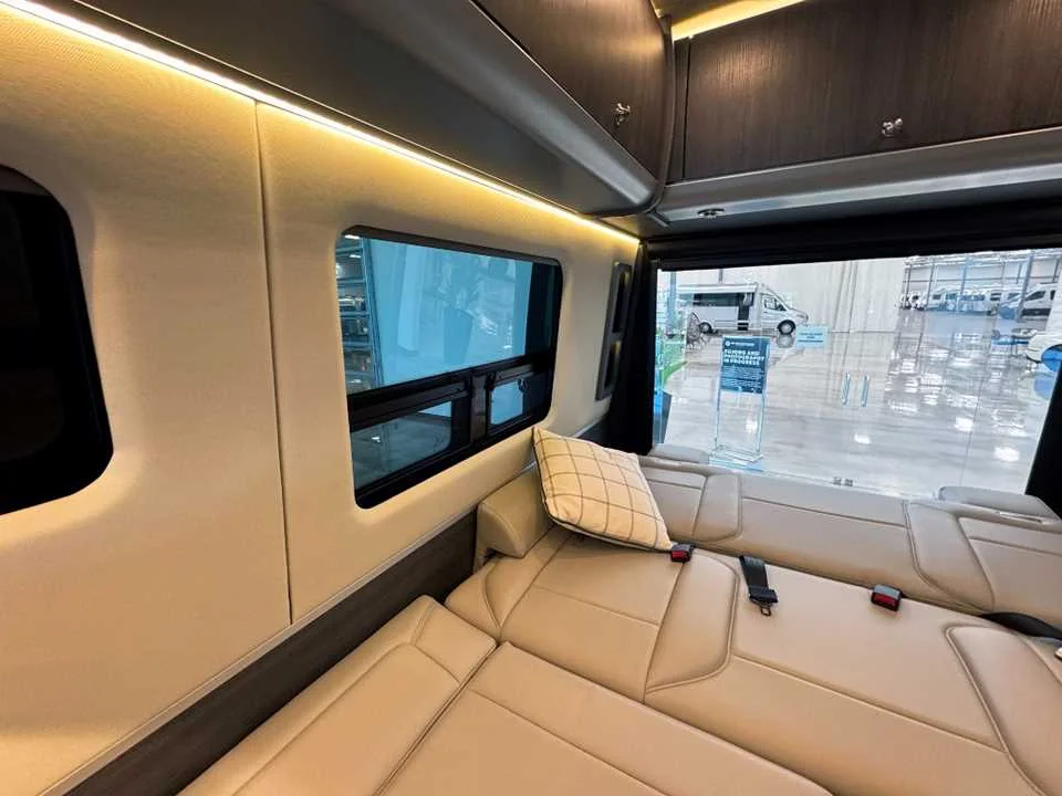 New 2025 Tenorite Gray Metallic AIRSTREAM  image 51