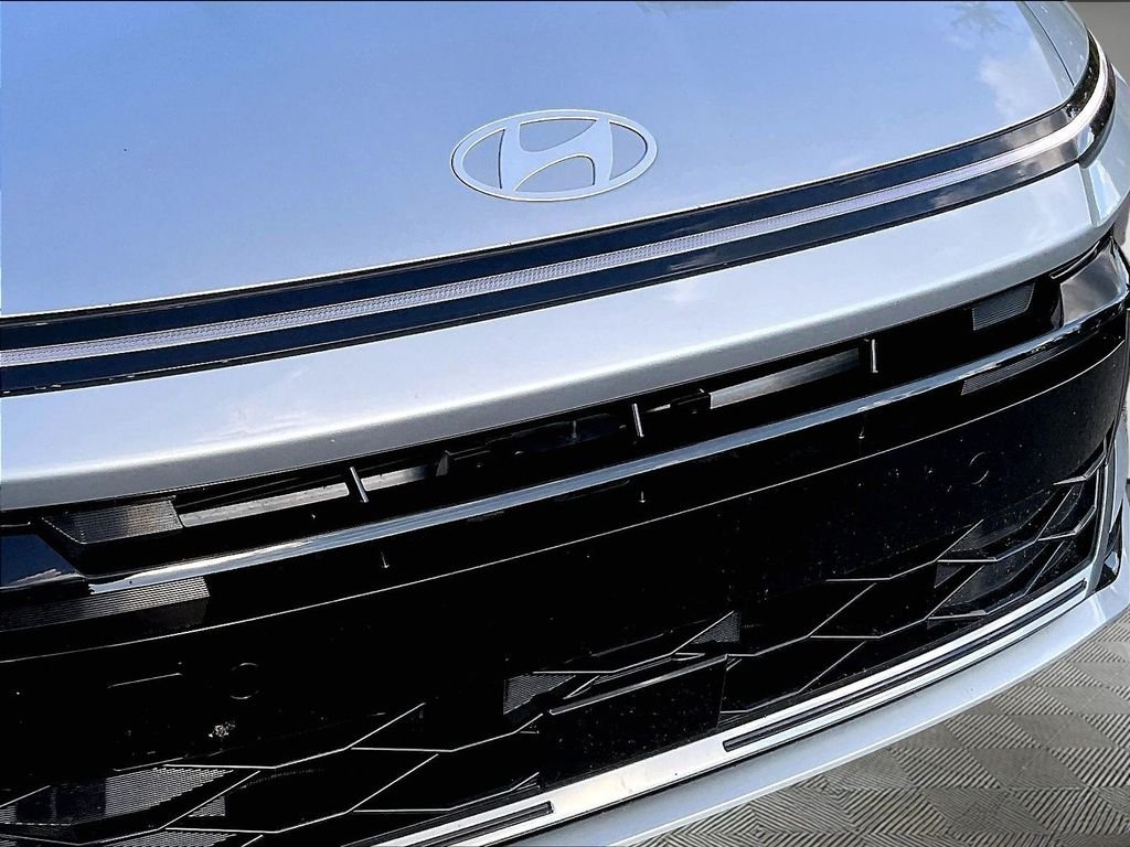 Used 2024 Silver Hyundai SEL image 30