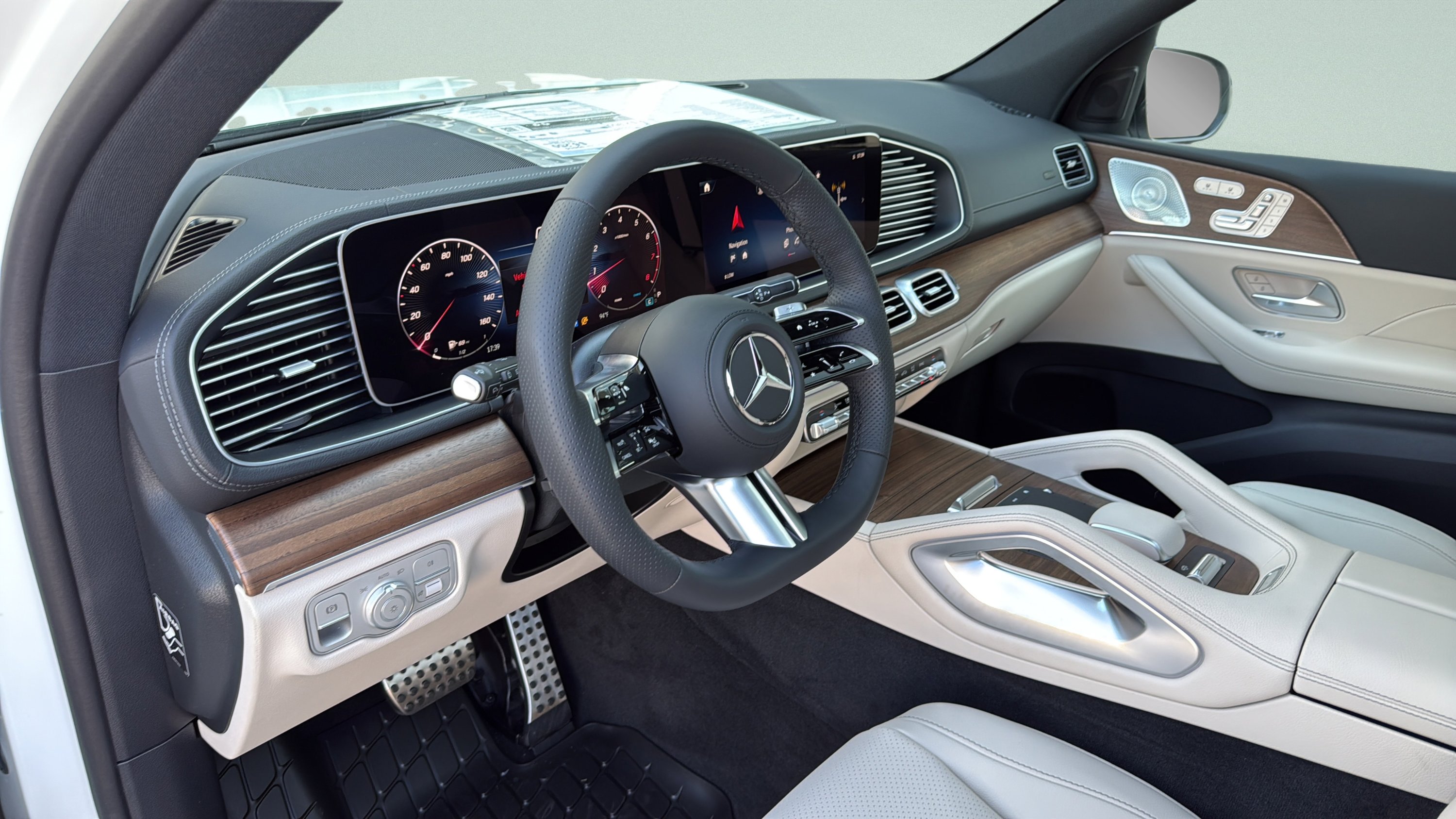 Certified Used 2026 Polar White Mercedes-Benz GLS 450 image 20