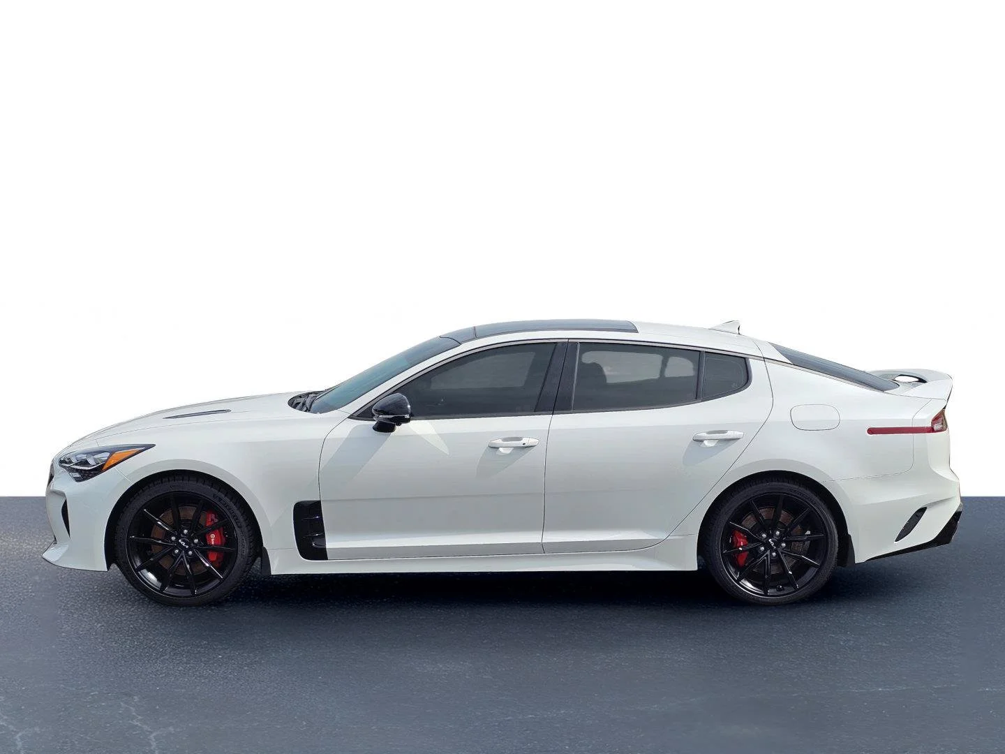 Used 2022 Snow White Pearl Kia GT2 image 14