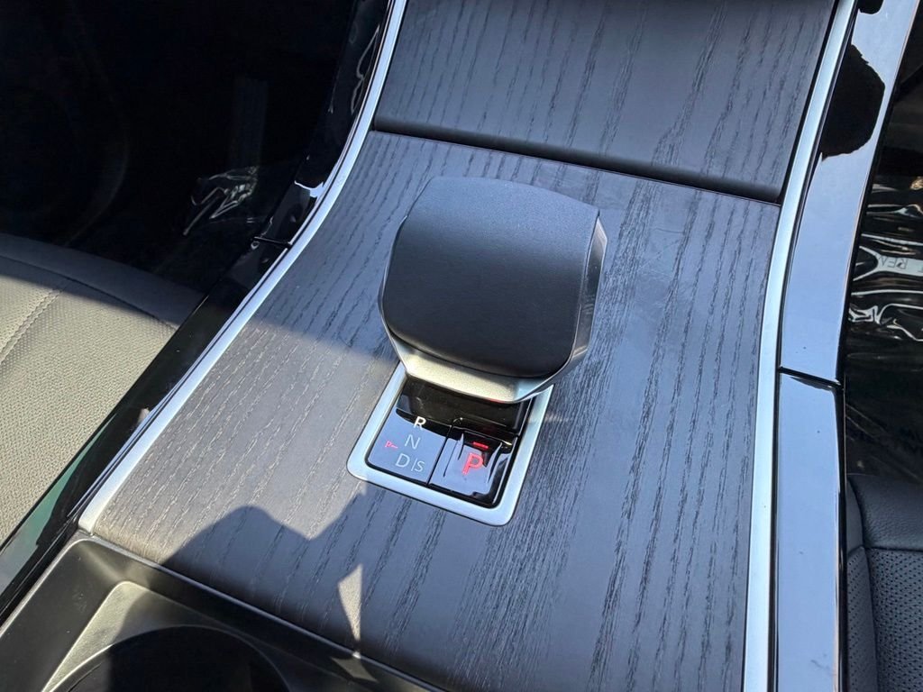 New 2026 Arroios Grey Land Rover S image 12