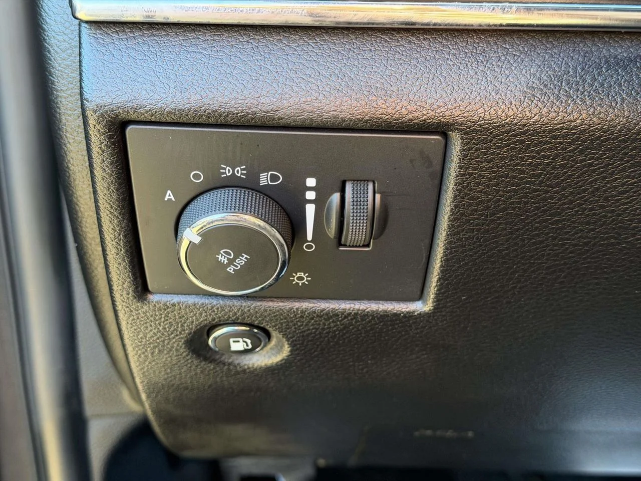 Used 2021 Granite Crystal Metallic Clearcoat Jeep Limited 4x4 image 23
