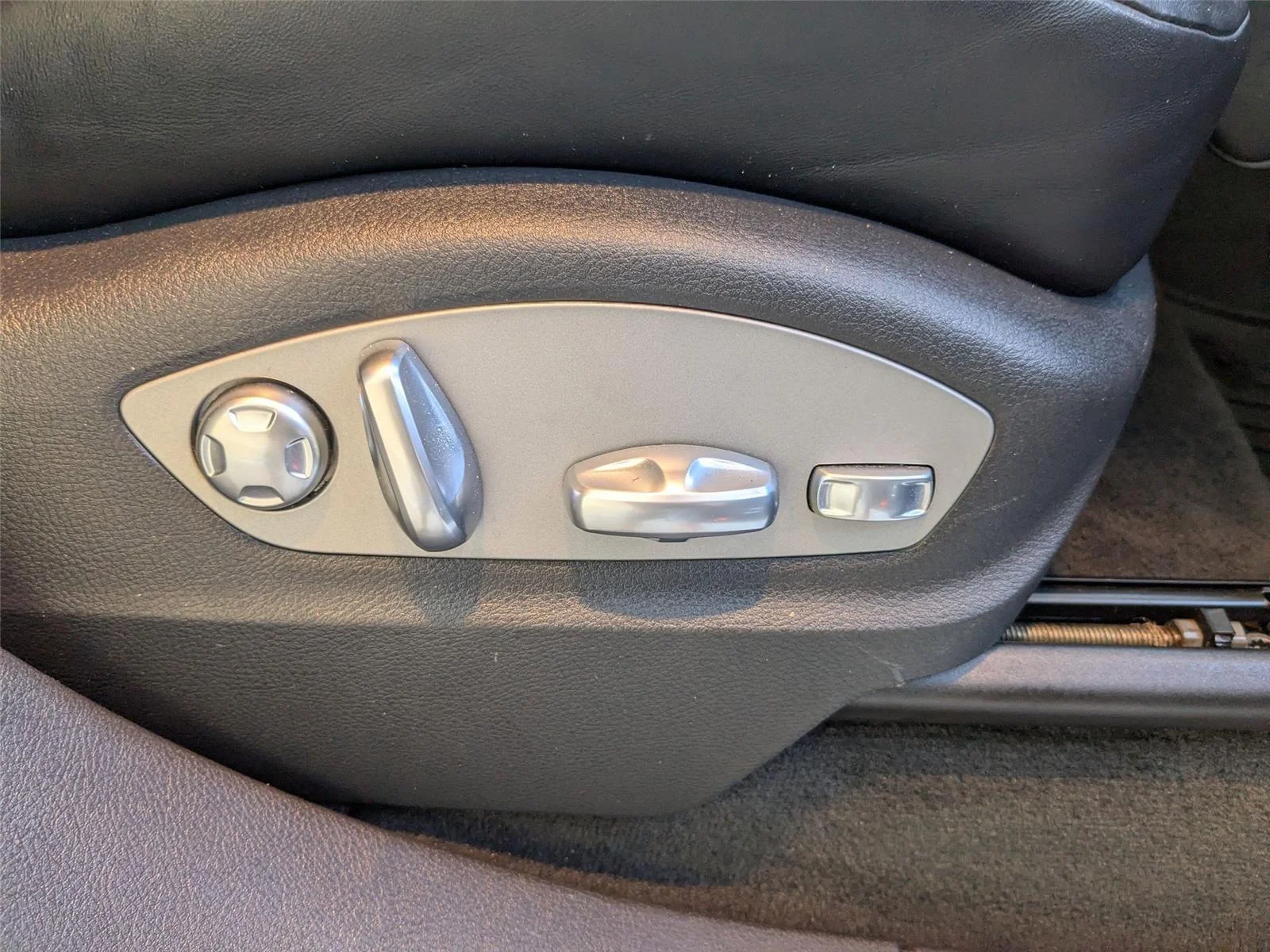 Used 2017  Porsche Platinum Edition image 37