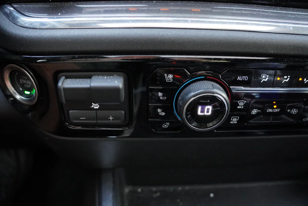Used 2025 Black Chevrolet High Country image 7