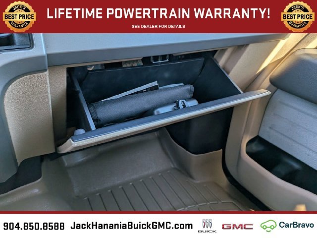 Used 2014 White Ford Lariat image 24