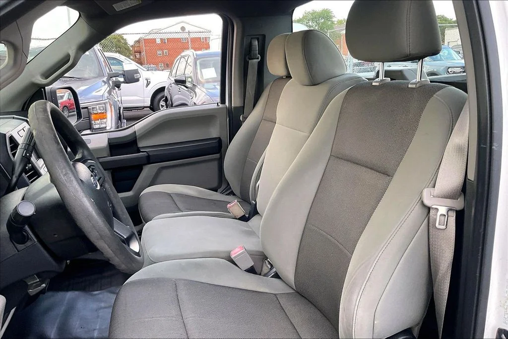 Used 2019 White Ford XL image 24