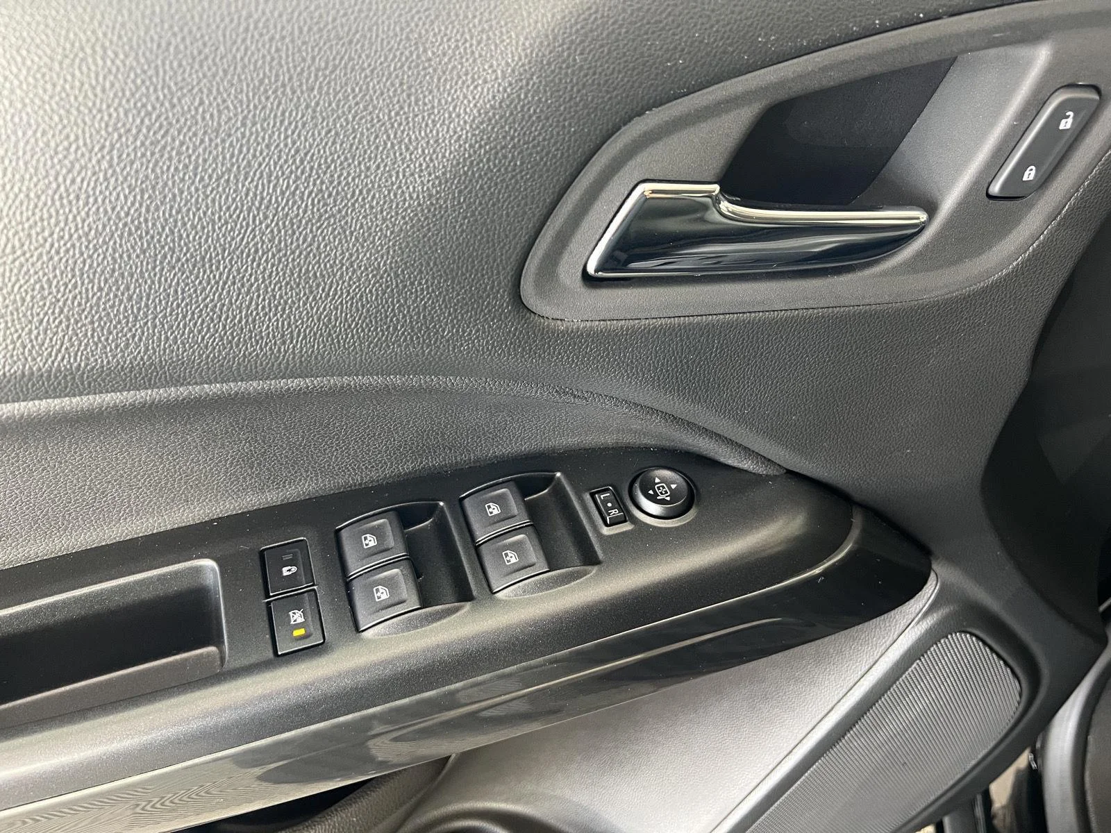 Used 2022 Onyx Black GMC AT4 - Leather image 6